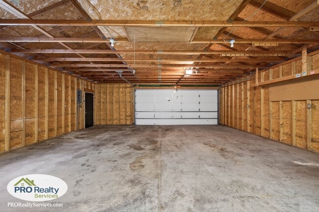 Building Photo - 3 Bedroom Home **50% off February's Rent with a February 2026 Move In**