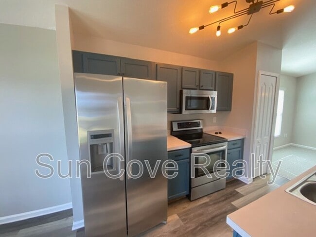 Building Photo - 5107 Gato Del Sol Cir