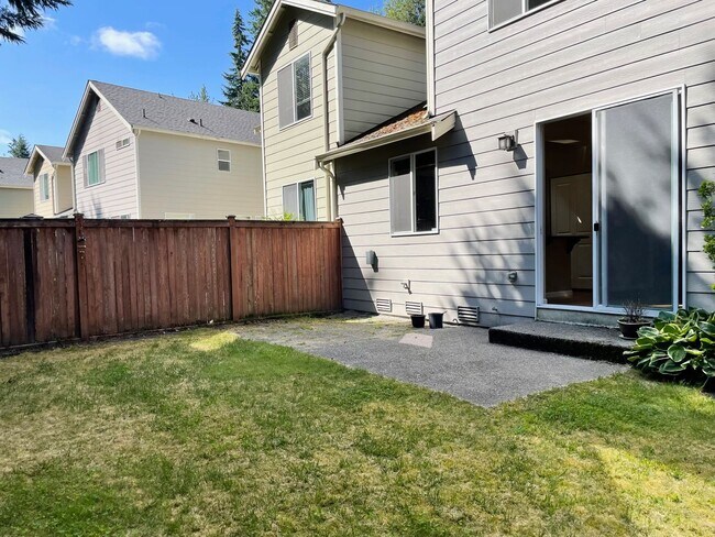 Building Photo - Beautiful 3 Bed 2.5 Bath Home in Redmond