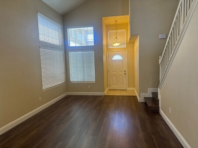 Building Photo - 961 Celestine Cir