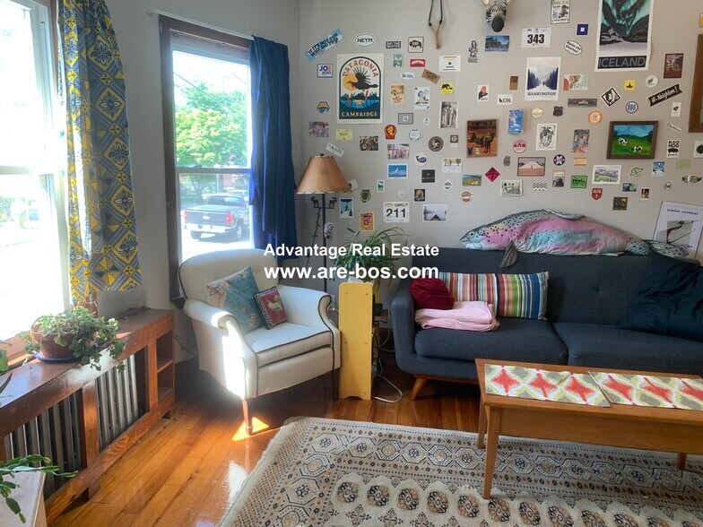 Building Photo - 81 Litchfield St