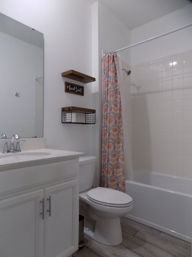 Building Photo - 1713 Chatsworth Cir