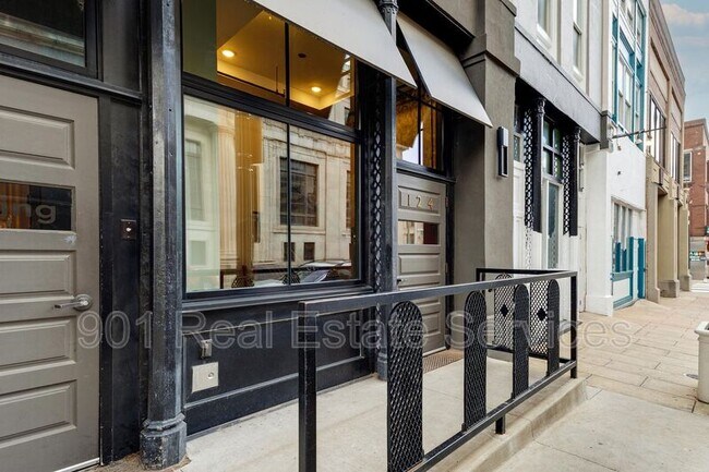 Building Photo - 124 Monroe Ave