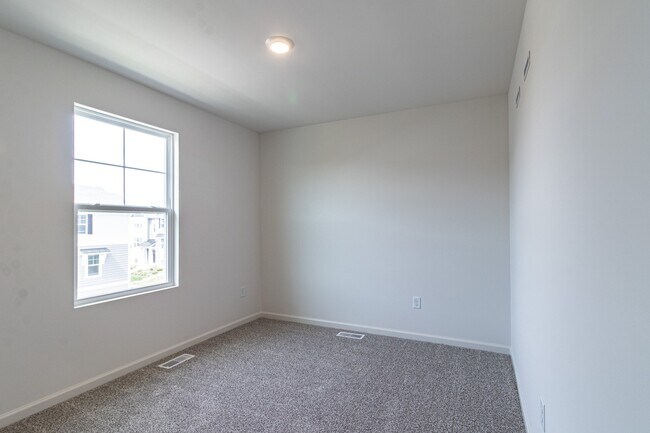 Building Photo - 2111 Yellowstone Blvd