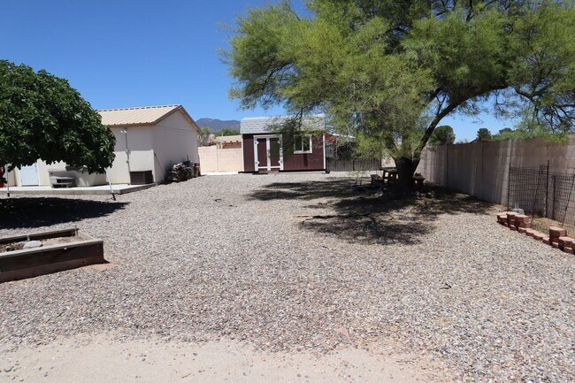 Building Photo - A Backyard Lover's Dream!!!