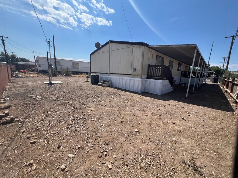 Building Photo - 203 Shoshone Ln