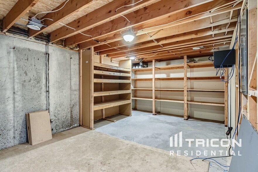 Building Photo - 1425 E 2400 N