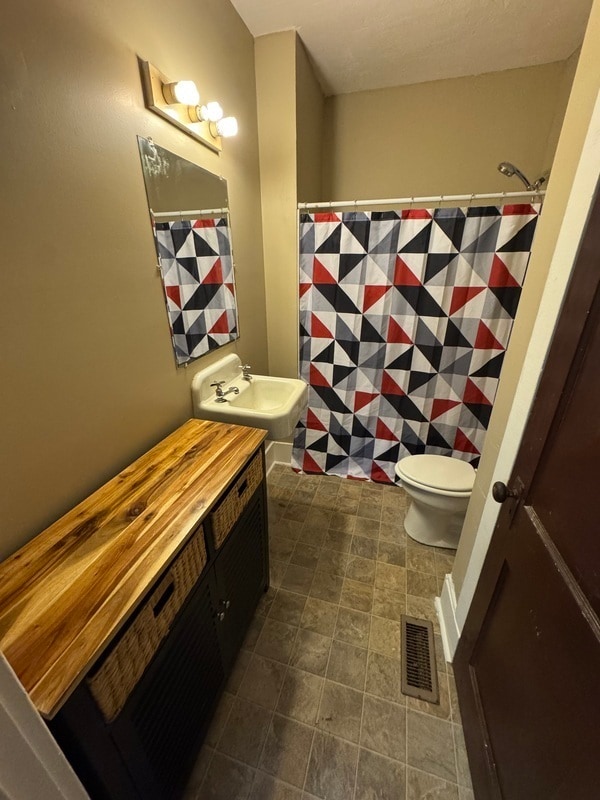 Building Photo - 2112 4th Ave