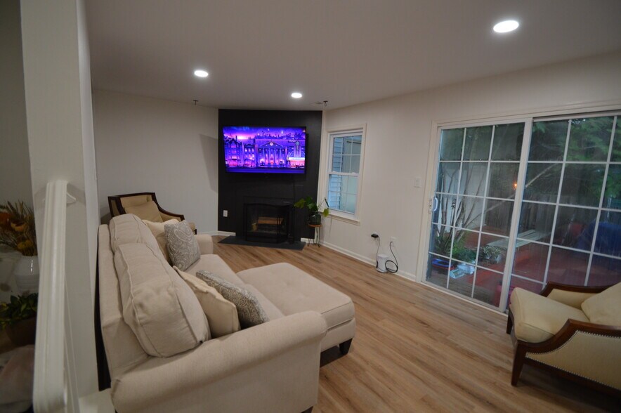 Living Room - 3337 Ladino Ct