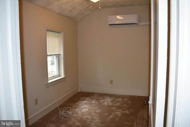 Building Photo - 9062 Washington St