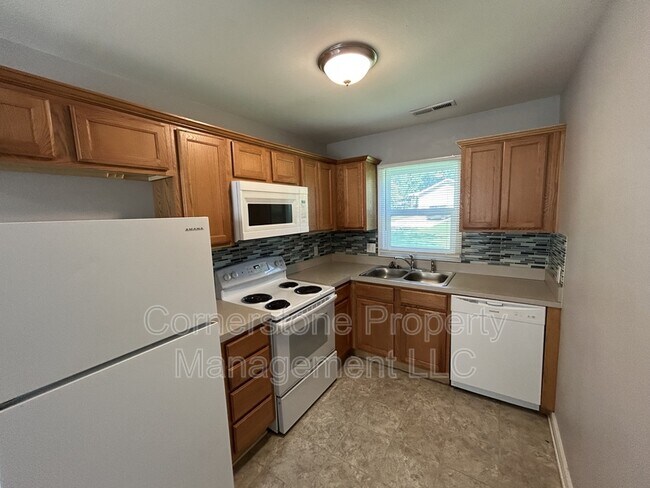 Building Photo - 8345 Center Dr