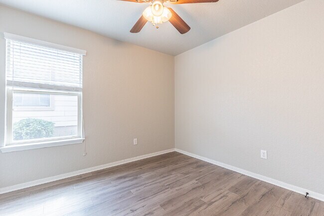 Building Photo - 5815 Southern Knoll