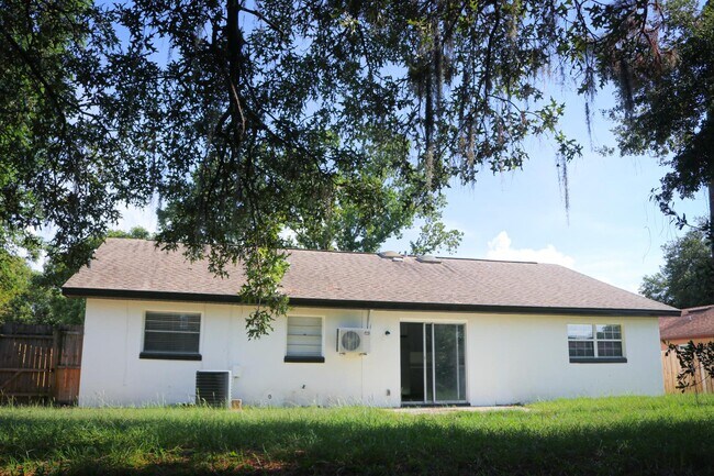 Building Photo - 2958 Bermuda Ave S