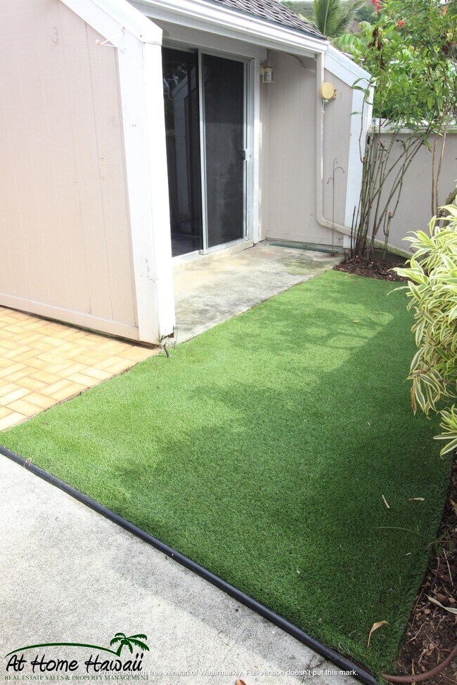 Building Photo - 44140-140 Hako St