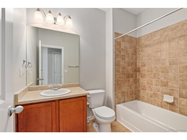 Building Photo - Charming 3BR Townhome in Golden