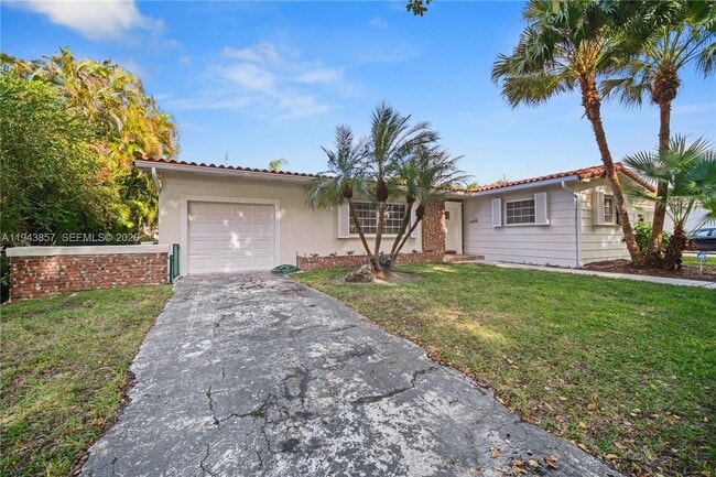 Building Photo - 329 Candia Ave