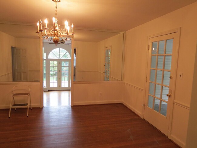 Building Photo - 9405 Locust Hill Rd