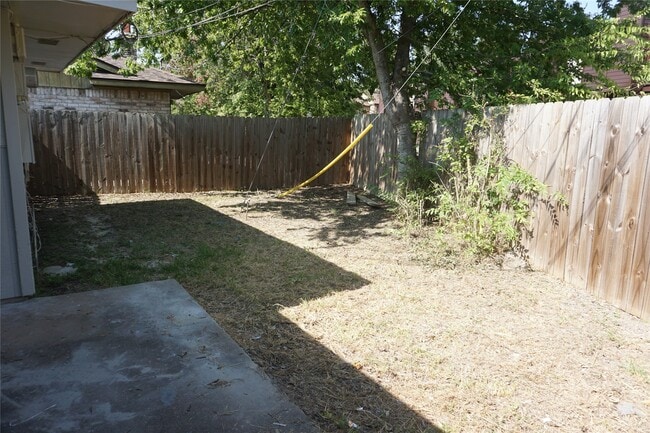 Building Photo - 1913 Normal Park Dr