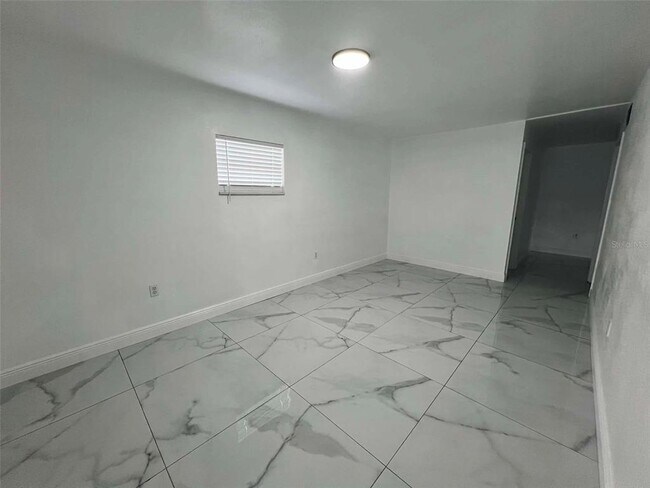 Building Photo - 1601 Crooms Ave