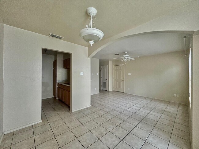 Building Photo - 203 Martingale