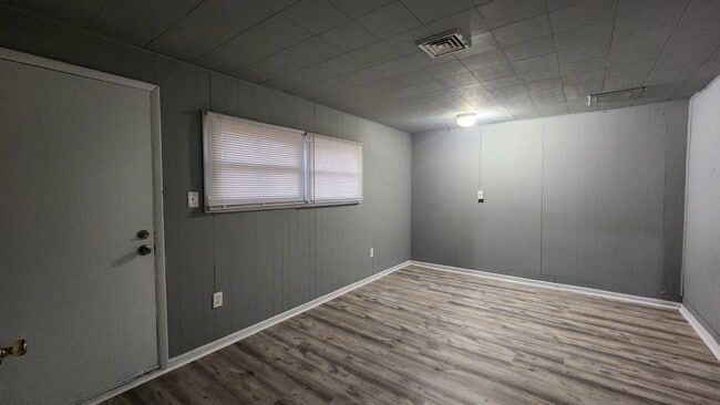 Building Photo - 20 Sussex Dr