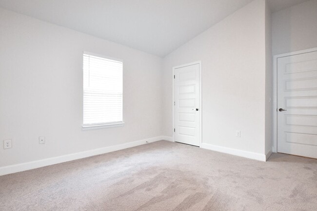 Building Photo - 15975 NW 123rd Ave