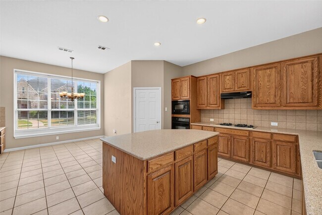 Building Photo - 8701 Mandevilla Dr