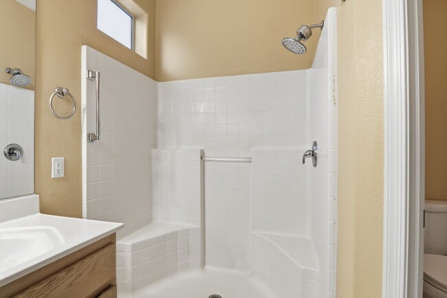 Building Photo - Discover comfortable single-story living in this inviting 3-bedroom, 2-bathroom home offering 1,7...