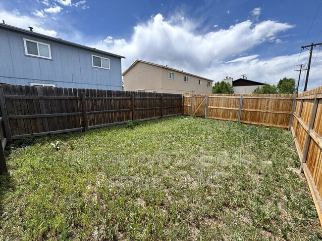 Building Photo - 6676 Provincial Dr