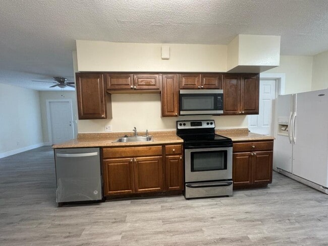 Building Photo - 6817 SW 10th St