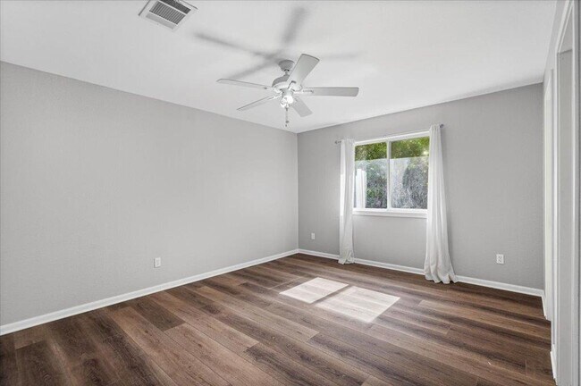 Building Photo - 13026 Titus Ct
