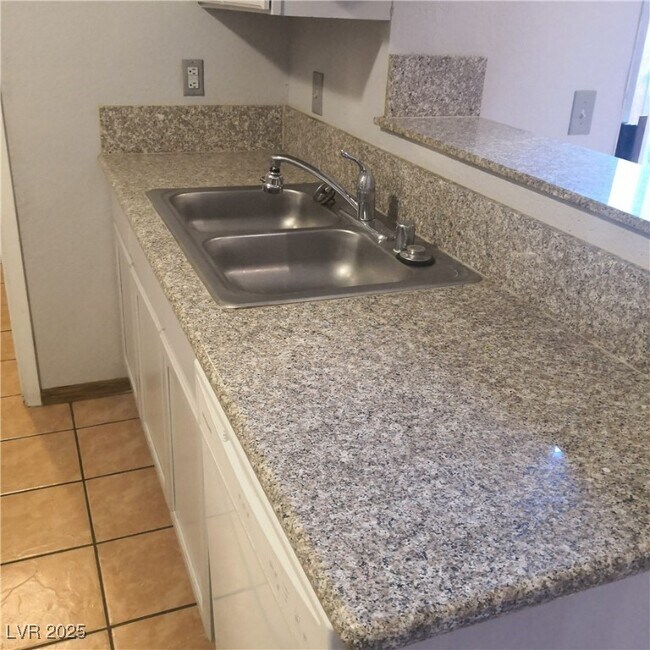 Building Photo - 6750 Del Rey Ave