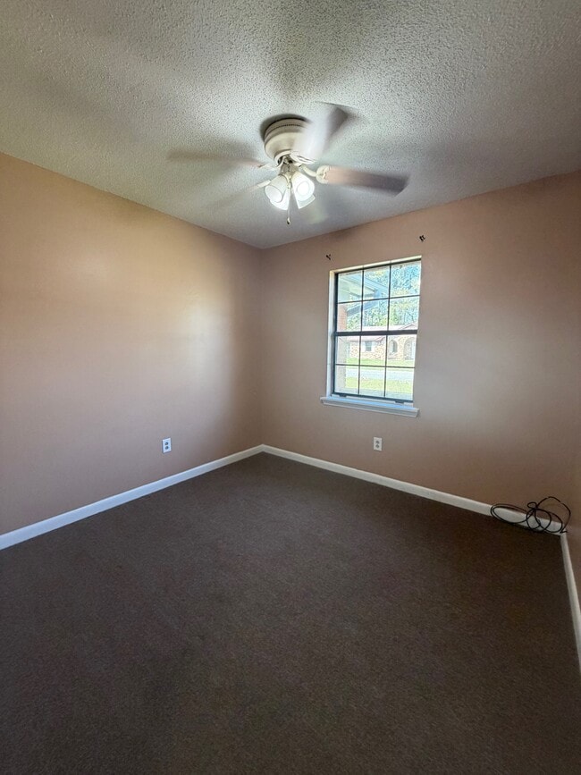 Building Photo - 280 Whitetail Cir