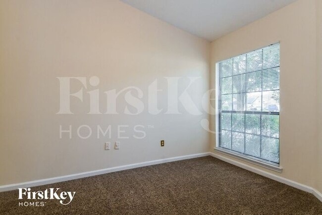 Building Photo - 7613 Fawn Lake Dr S