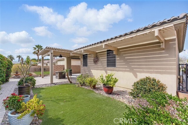 Building Photo - 49880 Bates Dr