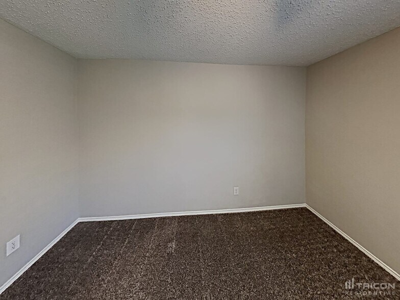 Building Photo - 4112 Gray Fox Dr
