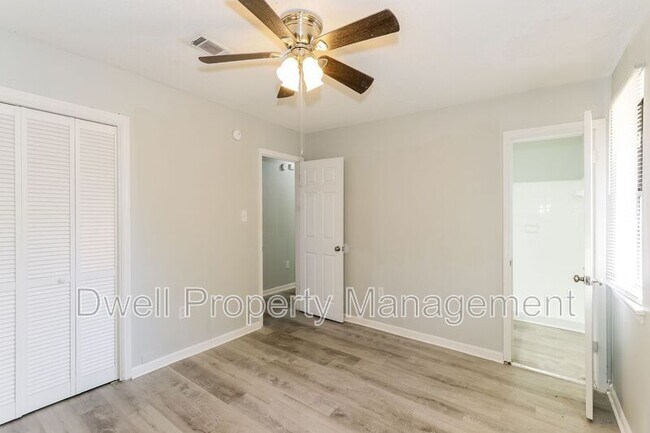 Building Photo - 2614 Andorra Dr