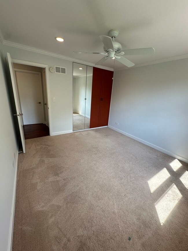 Building Photo - 567 Lorelei Dr