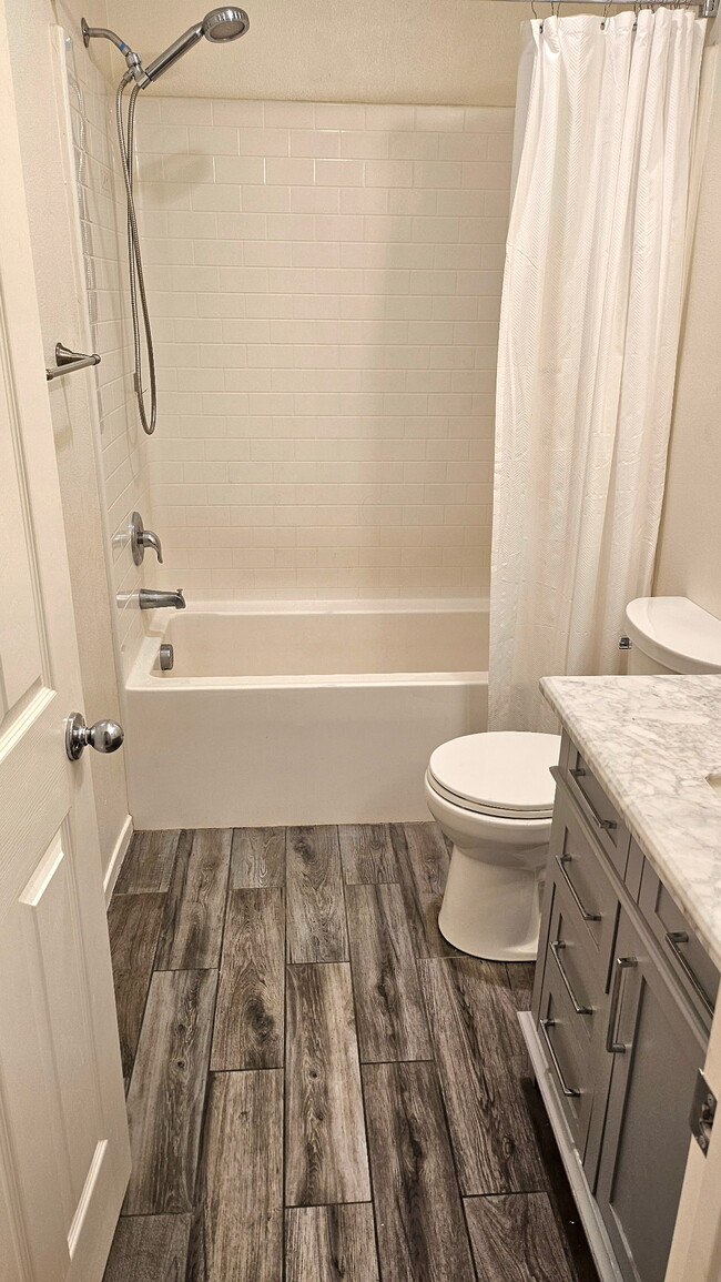 Building Photo - 42696 Saragoza Ct