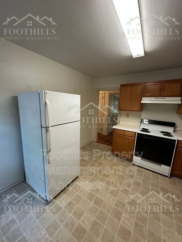 Building Photo - 2215 Bellview Rd
