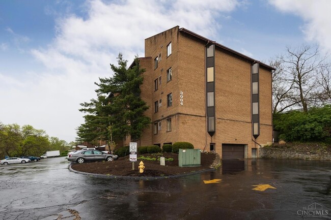 Building Photo - 3004 Glenmore Ave