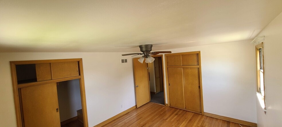 Larger Bedroom - opposite view - 301 E. Highland Ave.