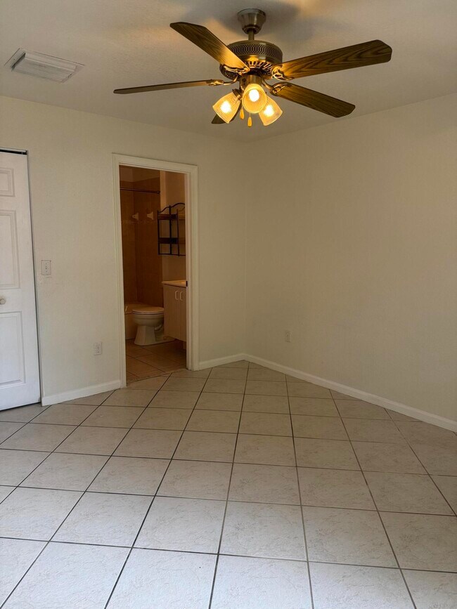Building Photo - 1364 Climbing Rose Ln