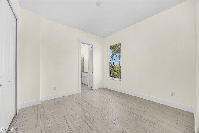 Building Photo - 3614 SE 17th Pl