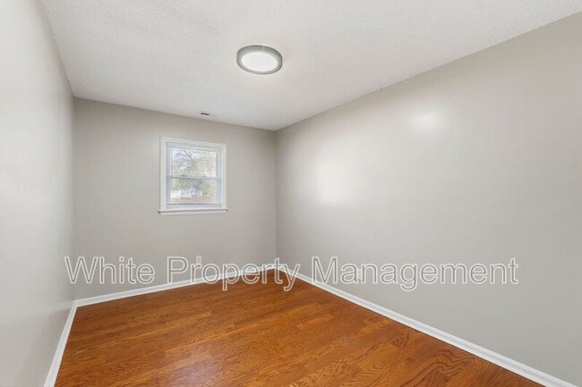 Building Photo - 911 Belinda St