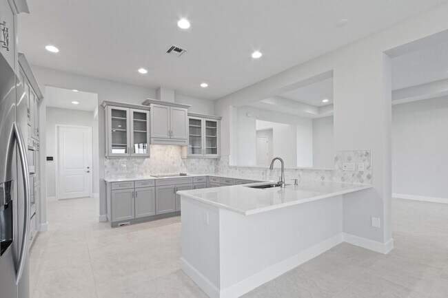 Building Photo - 5579 Liberty Ln