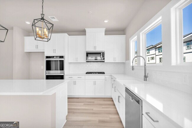 Building Photo - 423 Lincoln St