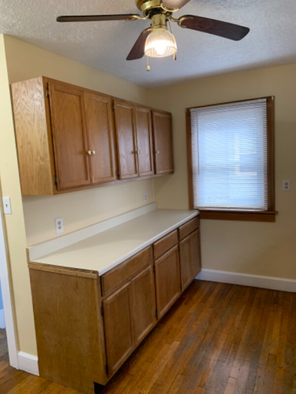 Building Photo - 326 N Bentley Ave