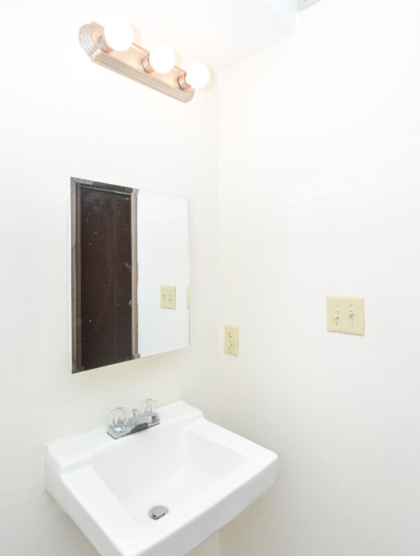 Building Photo - 1605 41st St NW