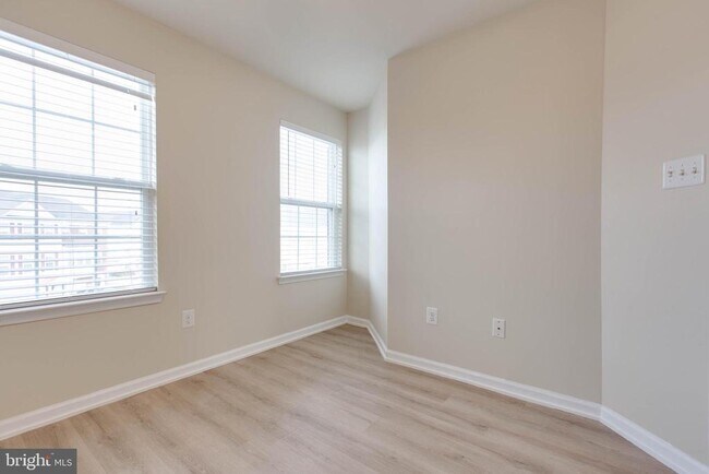 Building Photo - 1919 Beckman Ter